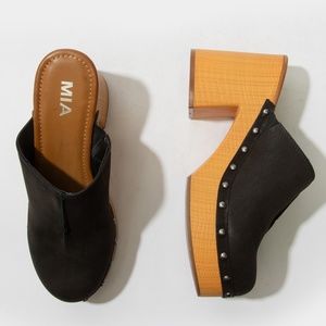 MIA CLOGS
